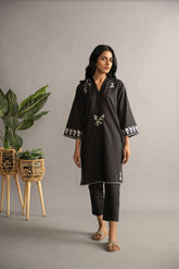 DC-0424 Black Embroidered Kurta
